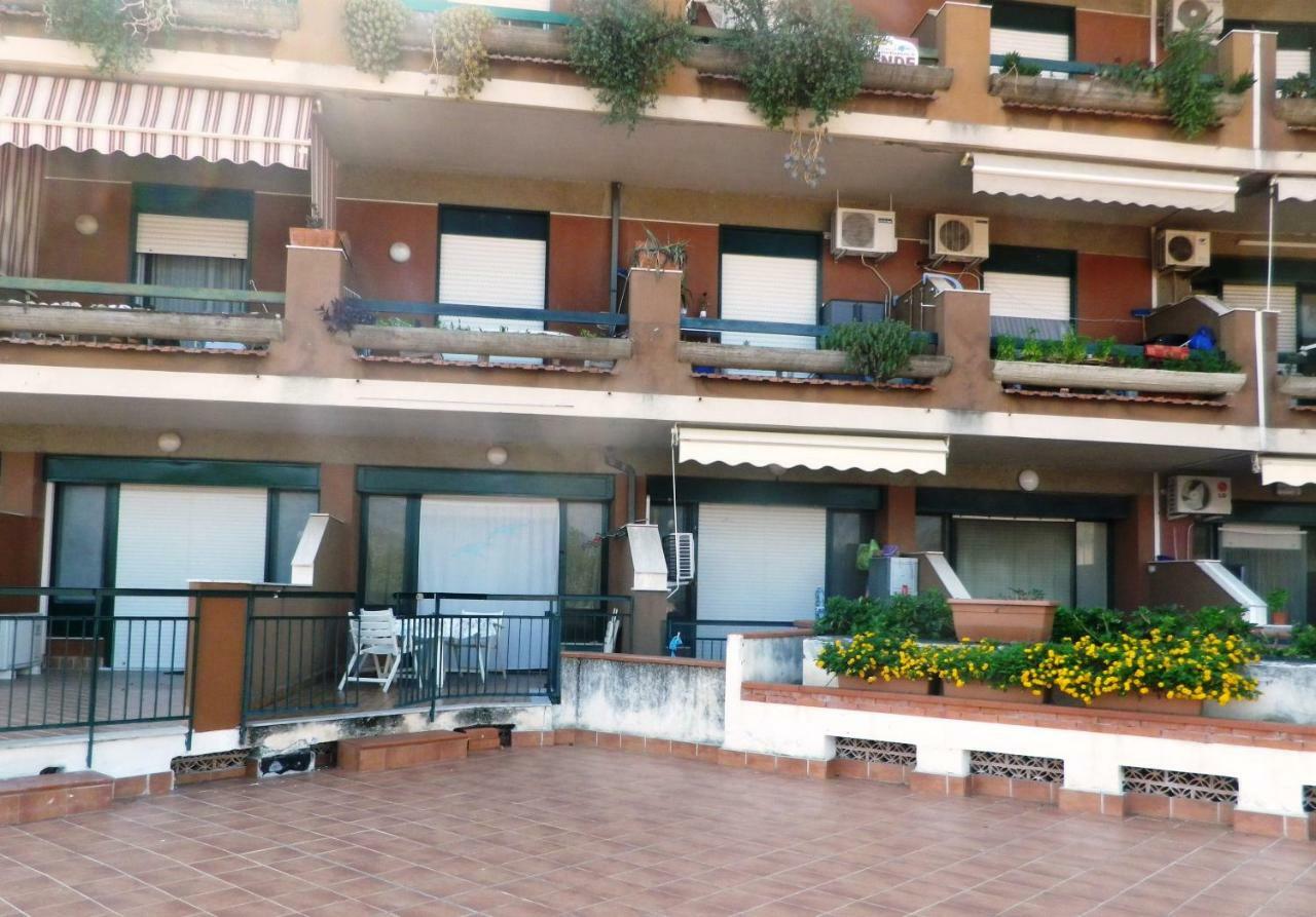 Pietre Nere Aparthotel Giardini Naxos Exterior photo